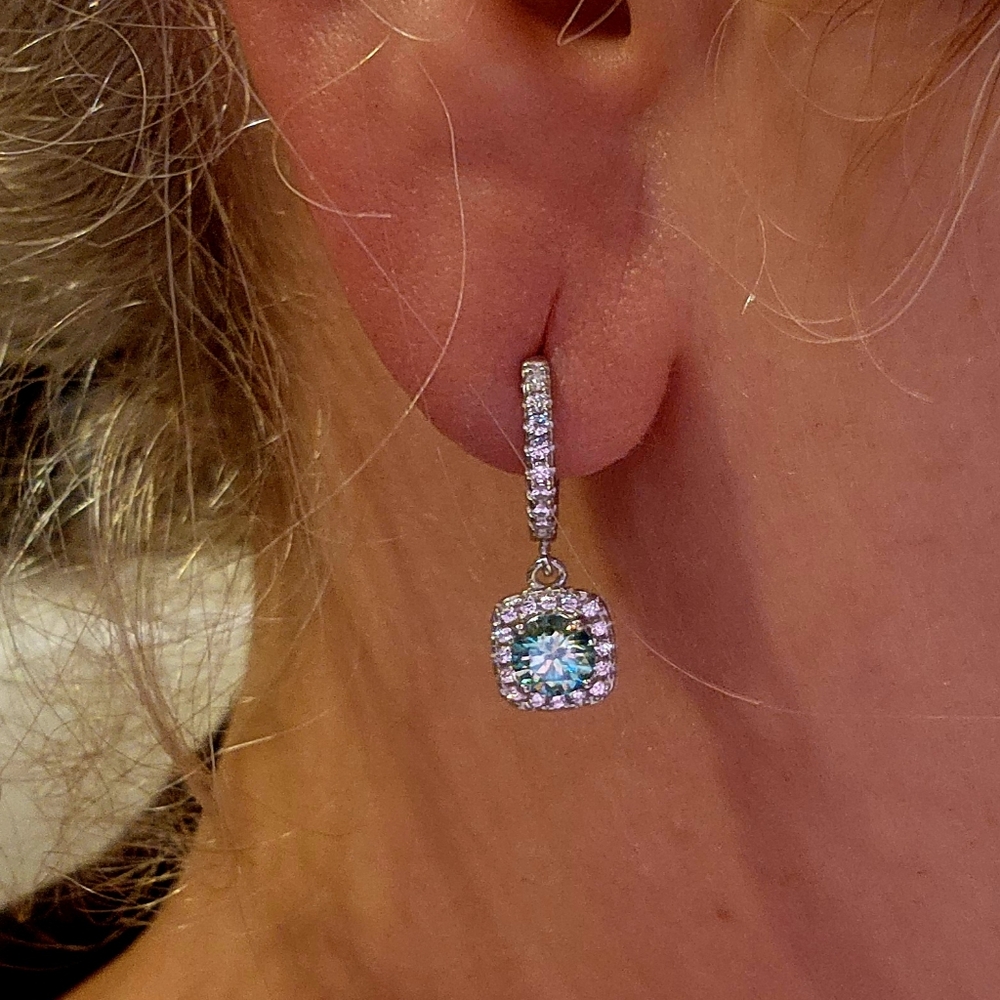 Vintage Elegant Stud Earrings 0.5 Carat Moissanite S925 Sterling Silver
